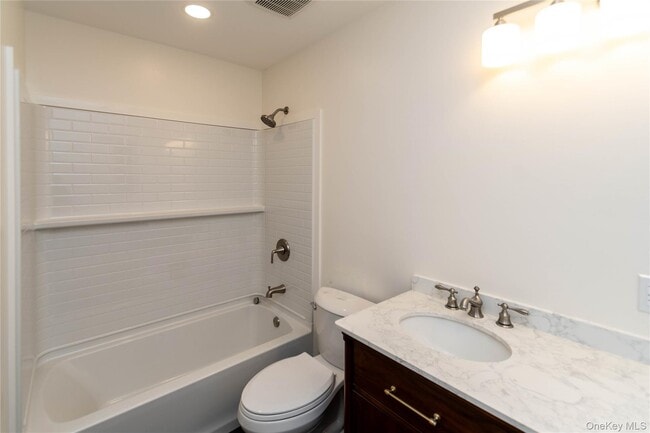 Building Photo - 4407 Albany Post Rd