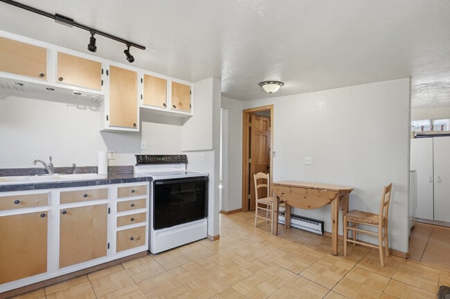 Building Photo - 77 Catamount Ln