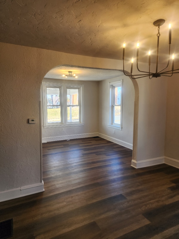 Building Photo - 145 N Main St