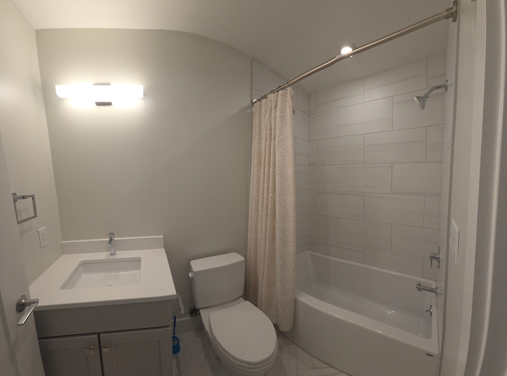 Building Photo - 383 Commercial St