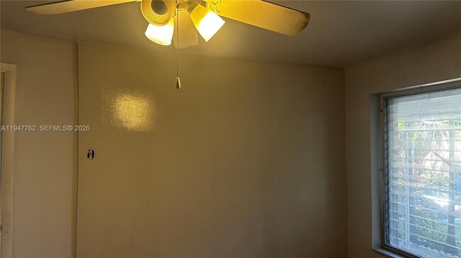 Building Photo - 732 Moffett St