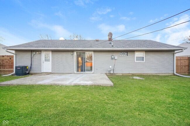 Building Photo - 1510 Douglas Dr
