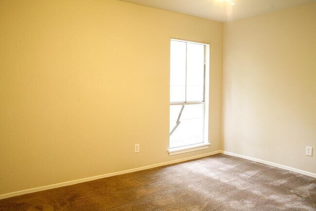 Building Photo - 9 Wolfhound Ln