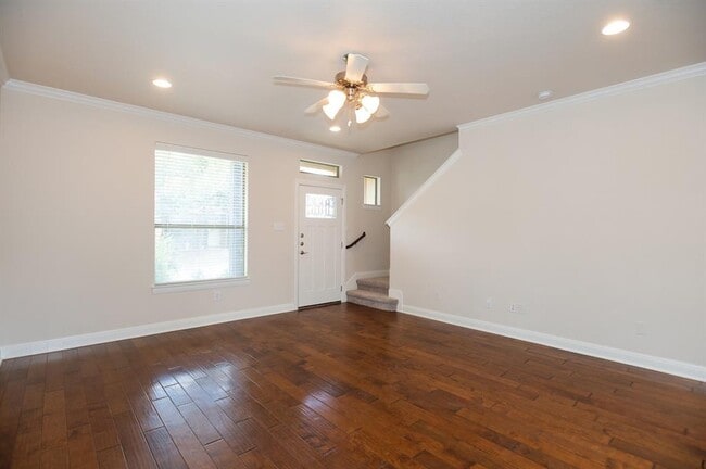 Building Photo - 6708 Menchaca Rd