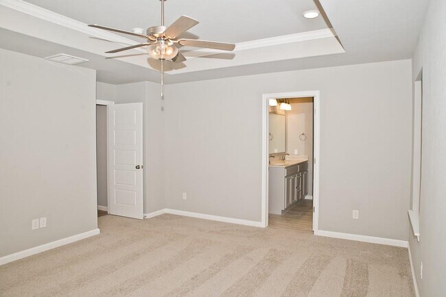 Building Photo - 1005 SW 140th St