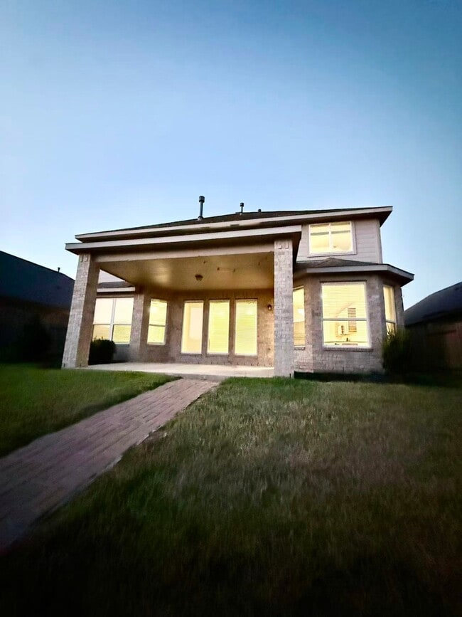 Building Photo - 24323 Marcello Lakes Dr