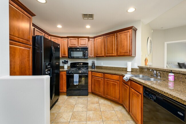 Building Photo - 5350 E Deer Valley Dr