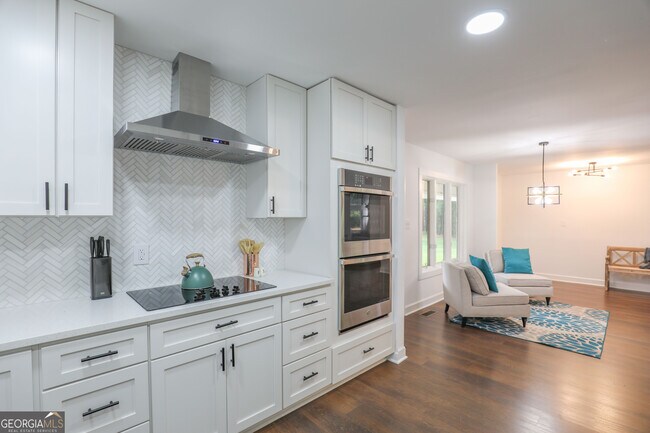 Building Photo - 212 Southland Dr