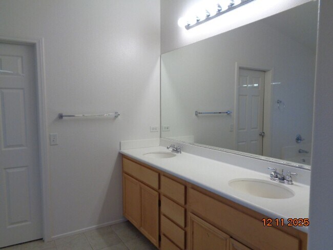 Building Photo - Beautiful 2 Story West Lancaster Home Built in 2003 with 2843 sq. ft.