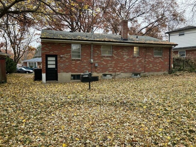 Building Photo - 7826 Birchmont Dr