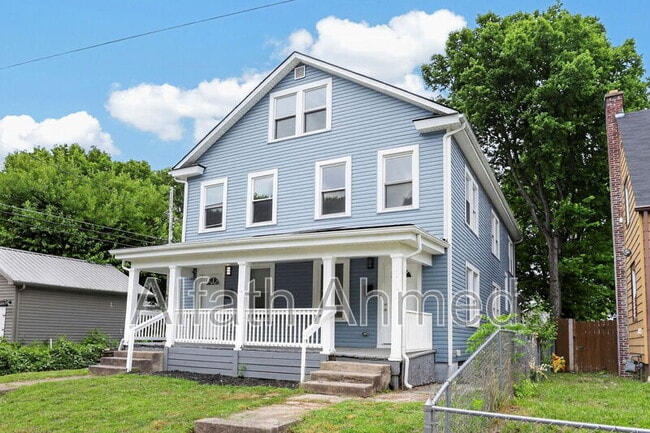 Building Photo - 1770 Kent St