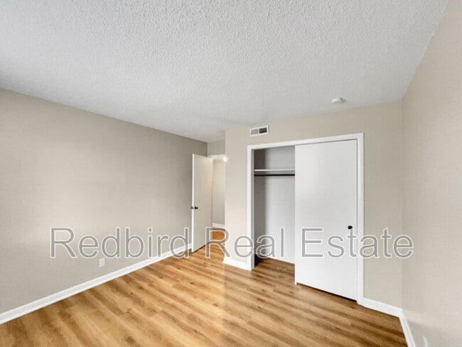 Building Photo - 2929 Selena Dr