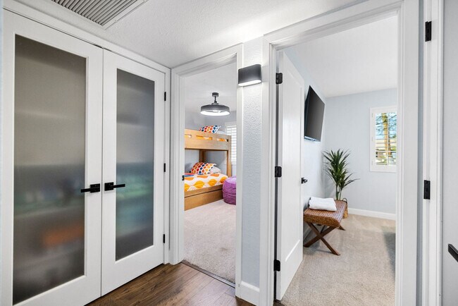 Building Photo - 8259 E Mulberry Ln