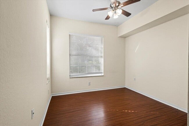 Building Photo - 110 SW Peacock Blvd