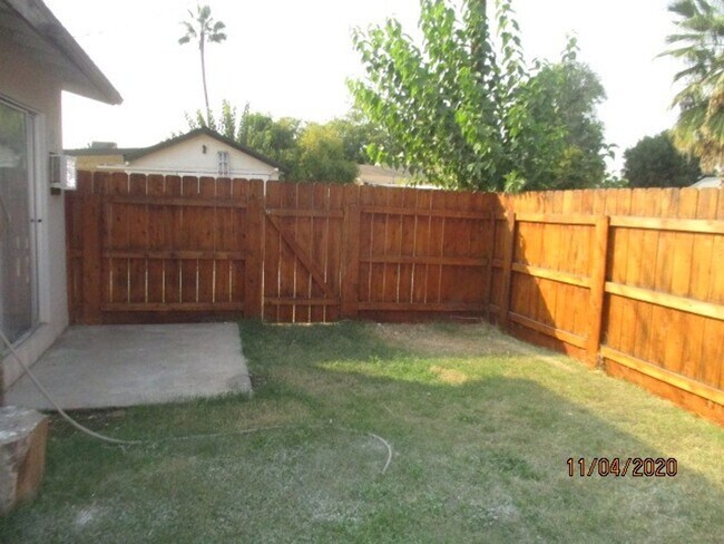 Building Photo - 2774