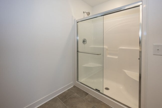 Building Photo - 3 bedroom, Two and Half bath townhome in the heart of Westfield