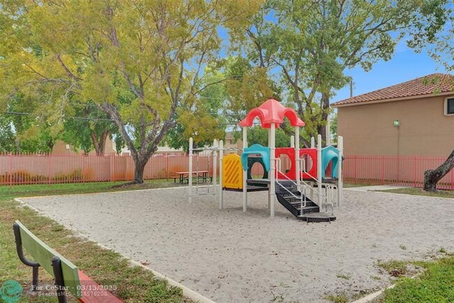 Building Photo - 2614 W 65th St