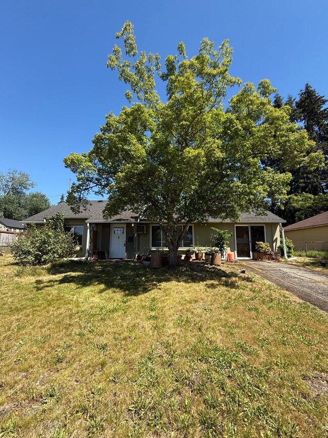 Building Photo - Charming Mid-Century Home in Shoreline
