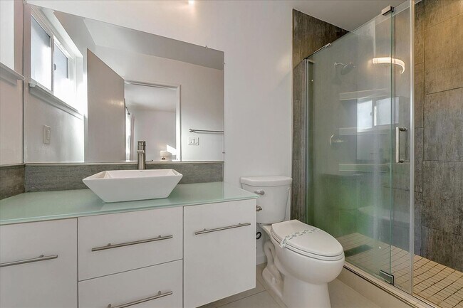 Building Photo - MID-CENTURY MODERN ON WILLOW GLEN BORDER -  SPACIOUS LOT