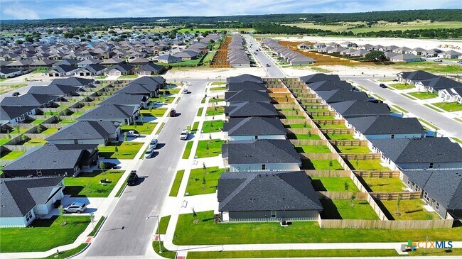 Building Photo - 902 Cherry Laurel Ln