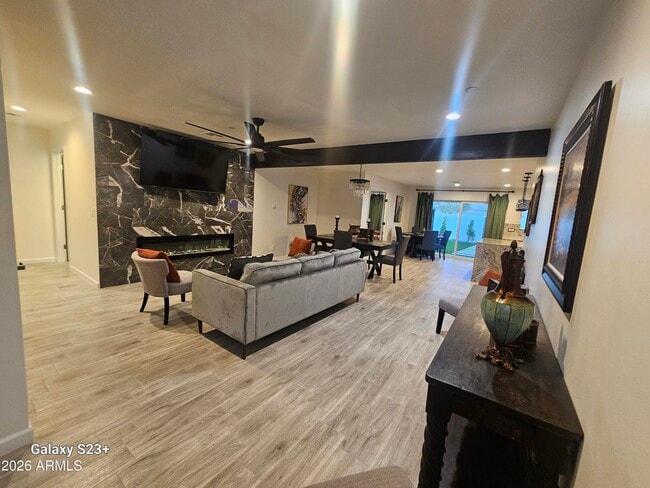 Building Photo - 2817 N 71st Pl