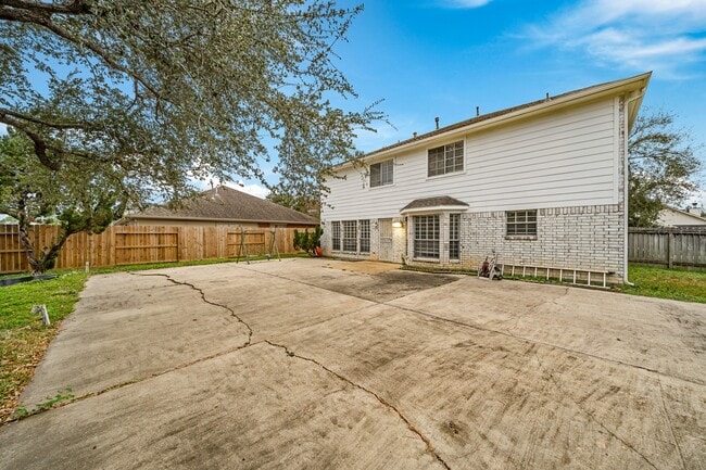 Building Photo - 3321 Sapling Oak Dr