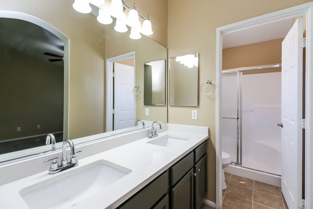 Building Photo - 16048 W Desert Bloom St