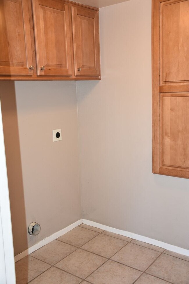 Building Photo - Great home in Mature Neighborhood
