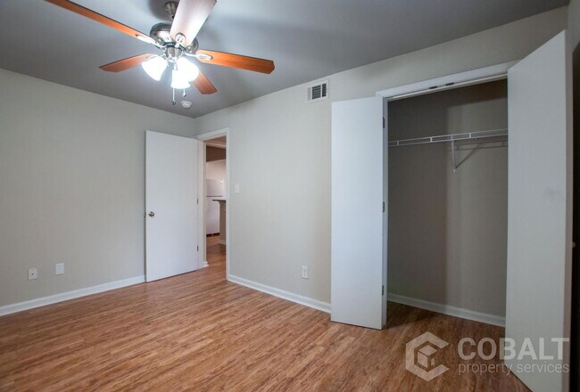 Building Photo - 271 Glen Iris Dr NE