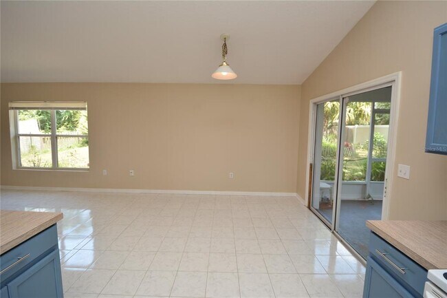 Building Photo - 12 Pine Brook Dr