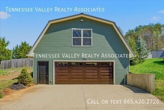 Building Photo - 1820 Andes Rd