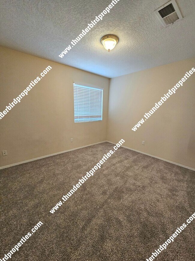Building Photo - Lovely 3 Bedroom, 2 Bathroom, 2 Car Garage and 1,552 Sq. Ft. Home in Albuquerque.