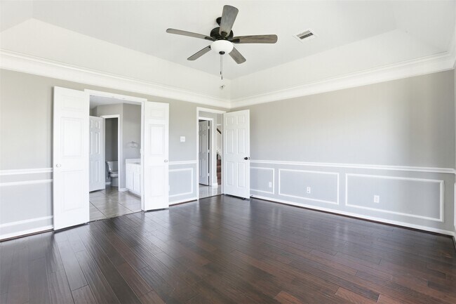 Building Photo - 6802 Claire Brook Dr