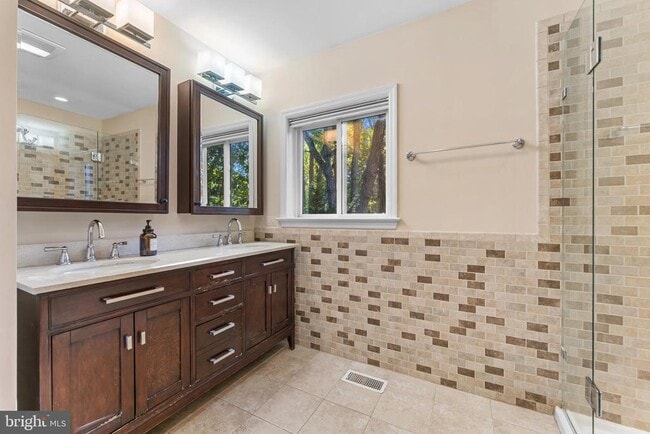 Building Photo - 8511 Beech Tree Rd