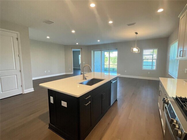 Building Photo - 6408 Wekiwa St