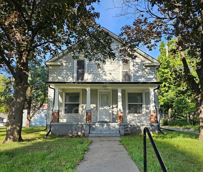 Building Photo - 1809 N 33rd St
