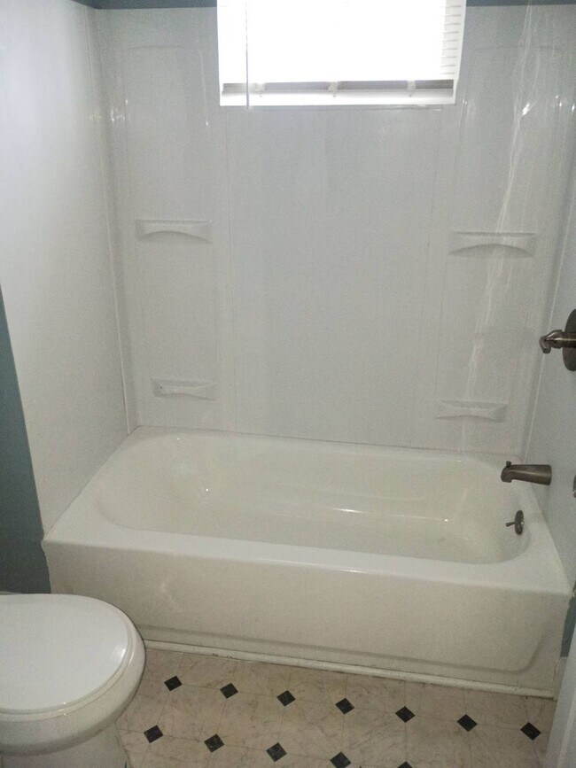 Building Photo - 424-426 Lexington Ave