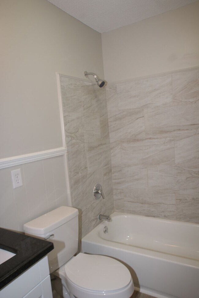 Building Photo - 810 14th Street