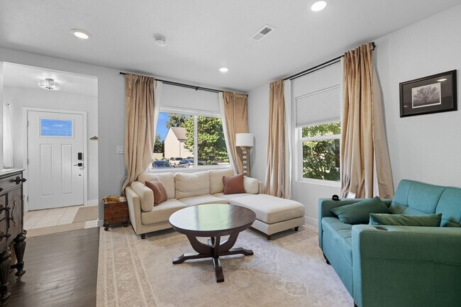 Building Photo - 1123 Prosser Ave