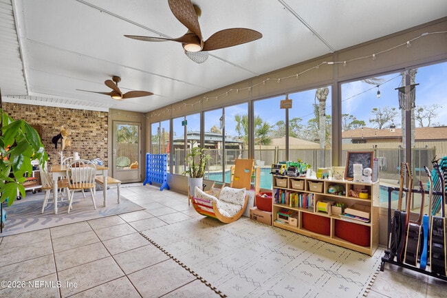 Building Photo - 6717 Lenczyk Dr