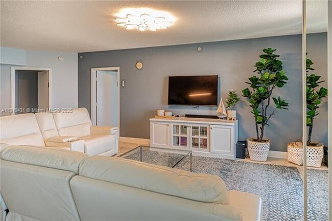 Building Photo - 16699 Collins Ave