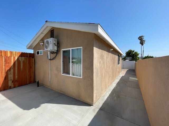 Back and side yard - 2615 Elizondo Ave