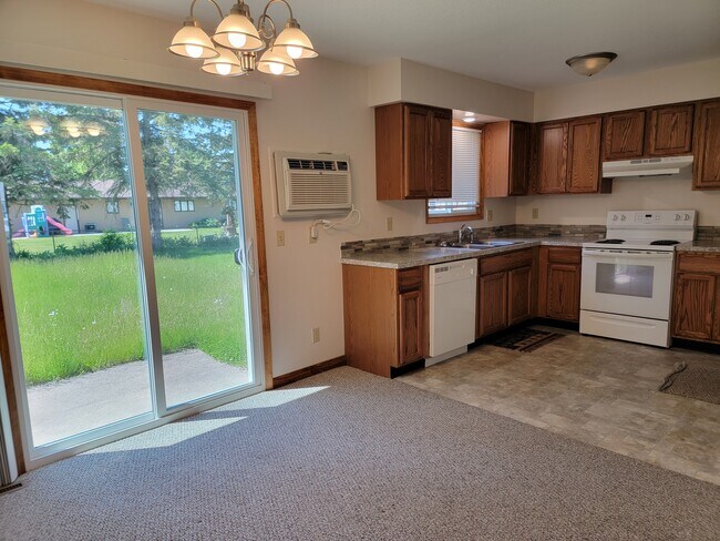 Building Photo - 6293 Amanda Dr