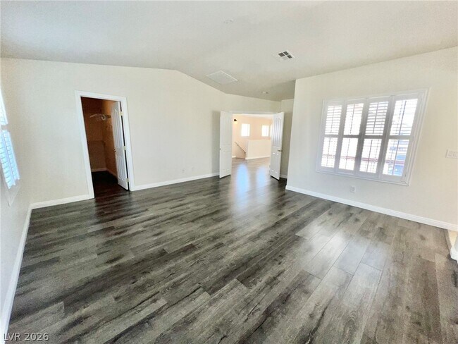 Building Photo - 5014 Tunnel Falls Dr