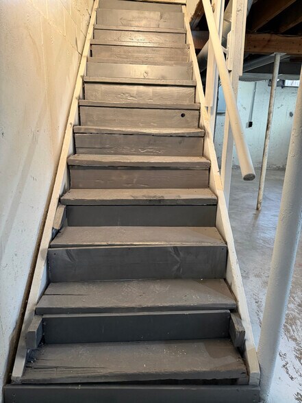 Building Photo - 703 S Hydraulic Ave