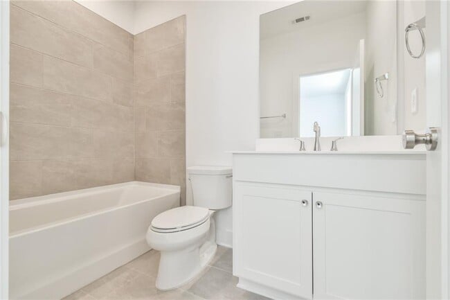 Building Photo - 490 Harmony Ter NW