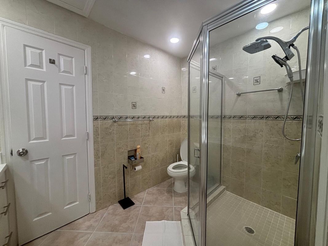 Building Photo - 1931 Mayo St