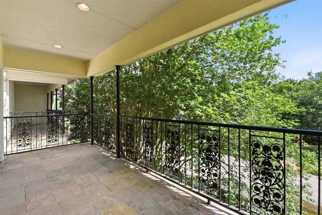 Building Photo - 4424 Blossom St