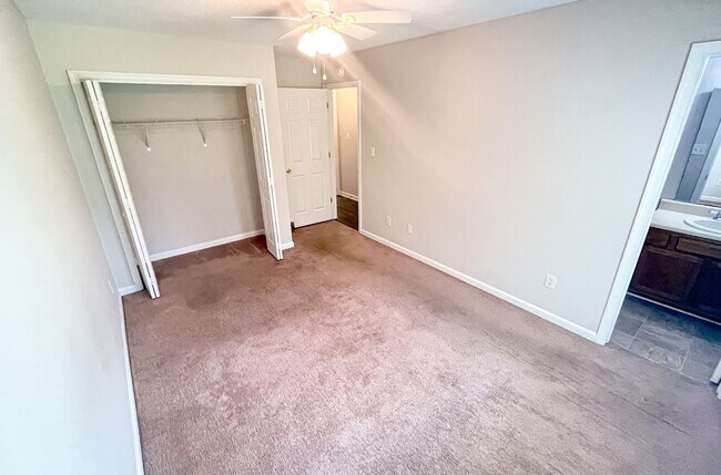 Building Photo - 3 bedroom, 2 bathroom ranch style home in Greensboro, NC