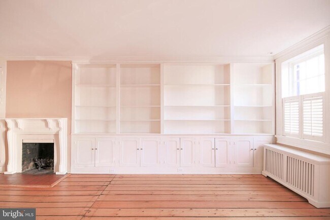 Building Photo - 217 S Lee St